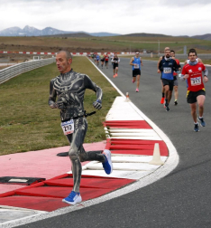 El Circuito de Navarra ha sido el escenario del Campeonato Navarro de 10 Kilómetros y la 'SanSilRace 2020' popular como broche a este atípico año