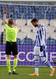 Imágenes del partido entre la Real Sociedad y Osasuna en el Reale Arena de San Sebastián.