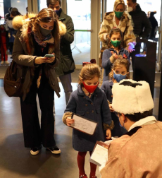Los Reyes Magos de Oriente han llegado en helicóptero al estadio El Sadar de Pamplona,