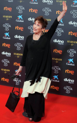 Actores, presentadores y cantantes desfilan por la alfombra roja de los premios Goya 2021.
