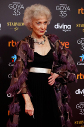 Actores, presentadores y cantantes desfilan por la alfombra roja de los premios Goya 2021.