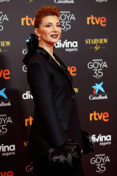 Actores, presentadores y cantantes desfilan por la alfombra roja de los premios Goya 2021.