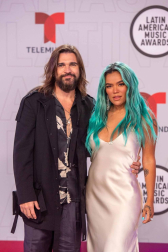 Galería de fotos de la alfombra roja de los Latin American Music Awards, en los que ha triunfado Bad Bunny.