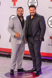 Galería de fotos de la alfombra roja de los Latin American Music Awards, en los que ha triunfado Bad Bunny.