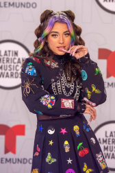 Galería de fotos de la alfombra roja de los Latin American Music Awards, en los que ha triunfado Bad Bunny.
