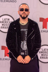 Galería de fotos de la alfombra roja de los Latin American Music Awards, en los que ha triunfado Bad Bunny.