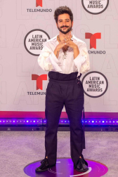 Galería de fotos de la alfombra roja de los Latin American Music Awards, en los que ha triunfado Bad Bunny.