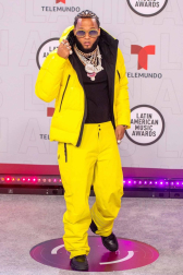 Galería de fotos de la alfombra roja de los Latin American Music Awards, en los que ha triunfado Bad Bunny.