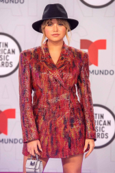 Galería de fotos de la alfombra roja de los Latin American Music Awards, en los que ha triunfado Bad Bunny.