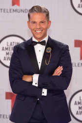 Galería de fotos de la alfombra roja de los Latin American Music Awards, en los que ha triunfado Bad Bunny.