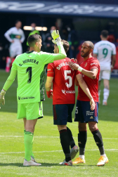 Imágenes del partido Osasuna-Elche disputado en El Sadar.