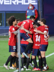 Imágenes del partido Osasuna-Valencia disputado en El Sadar.
