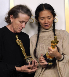 Galería de fotos de la alfombra roja de los Premios Oscar 2021, que este año han recuperado la presencialidad