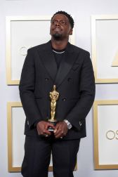 Galería de fotos de la alfombra roja de los Premios Oscar 2021, que este año han recuperado la presencialidad