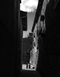 El oficio de alfarero en la localidad navarra está documentado ya en 1501. Fernando Hualde y Joseba Urretavizcaya.publican el libro 'Manos alfareras en Lumbier'.