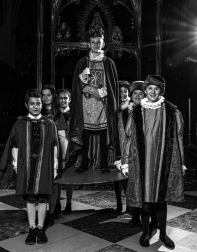 El investigador Fernando Hualde y el fotógrafo artístico Joseba Urretavizcaya unen fuerzas de nuevo en este proyecto editorial. 'Rey de la Faba' es el tercer ejemplar de la colección 'Navarra' de la editorial Xibarit.