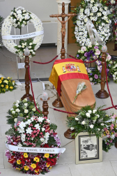 Vista de la capilla ardiente del mítico tenista Manolo Santana