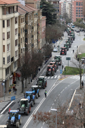 Protesta de los agricultores y ganaderos con sus tractores en Pamplona