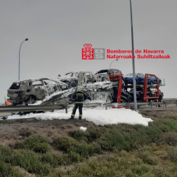 Incendio de un portacoches en Tudela