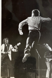 Miguel Ríos, en el escenario de la Plaza de Toros en 1982