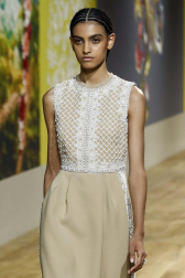 Desfile de Alta Costura de Dior colección para el otoño-invierno 2022/23.