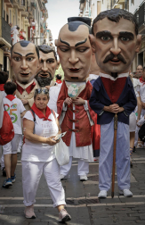 Los pamploneses han honrado a San Fermín en la procesión de este jueves, 7 de julio de 2022.