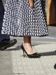 Foto de la reina Letizia durante su visita a Tudela para participar en un homenaje a Pilar Miró en el marco del Festival Ópera Prima.