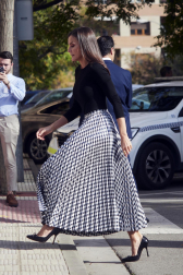 Foto de la reina Letizia durante su visita a Tudela para participar en un homenaje a Pilar Miró en el marco del Festival Ópera Prima.
