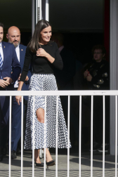 Foto de la reina Letizia durante su visita a Tudela para participar en el homenaje a Pilar Miró en el marco del Festival Ópera Prima.