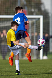 Imágenes del encuentro Bernart Etxepare 0-1 Liceo Monjardín de la segunda jornada del XL Torneo Interescolar.
