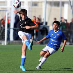 Imágenes del encuentro Juan Bautista Irurtzun 3 - 2 Catalina de Foiz ardín de la segunda jornada del XL Torneo Interescolar.