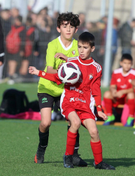Imágenes del encuentro Marqués Real Defensa 1 - 2 Mendialdea I de la segunda jornada del XL Torneo Interescolar.