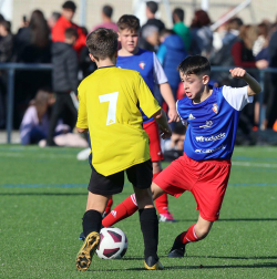 Imágenes del encuentro Mendialdea II 6 - 0 Azpilagaña de la segunda jornada del XL Torneo Interescolar.