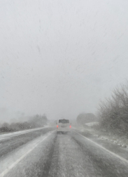 Estado de la carretera que une Lodosa con Estella durante la nevada, a las 8:20 h. /