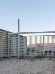‘Frío’, del fotógrafo pamplonés Guillermo Agramonte, ha ganado el XIX concurso de fotografía del COAVN con una imagen del cementerio de Añorbe