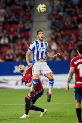 Fotos del partido Osasuna-Real Sociedad y del homenaje a la plantilla de 2005./