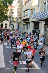 Fotos de La Media San Fermín 2023.