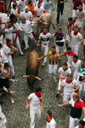 Primer encierro de San Fermín en el tramo del exterior de la Plaza de Toros