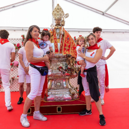 Fotos de la ofrenda foral a San Fermín.