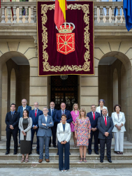 Fotos de la primera sesión de gobierno del Ejecutivo foral en el Palacio de Navarra.