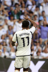 Jugadas del encuentro de la Jornada 9 de LaLiga EA Sports entre rojillos y merengues disputado en el Santiago Bernabéu
