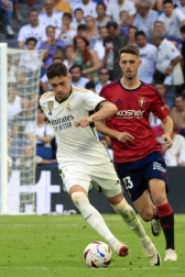 Jugadas del encuentro de la Jornada 9 de LaLiga EA Sports entre rojillos y merengues disputado en el Santiago Bernabéu