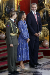 Recepción de los reyes en el Palacio Real, a la que este año se ha sumado la princesa Leonor.