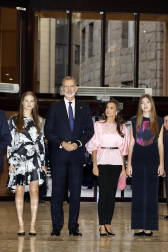La Familia Real ha asistido en Oviedo al concierto previo a la entrega, este viernes, de los Premios Princesa de Asturias.