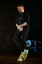 Fotos del concierto de Pablo López en el Navarra Arena. /