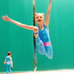 Fotos del Trofeo Comunidad Foral de gimnasia en Anaitasuna./