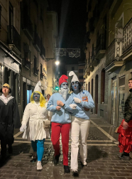 Fotos de los disfraces de la Nochevieja 2023 en Pamplona./