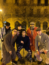 Fotos de los disfraces de la Nochevieja 2023 en Pamplona./