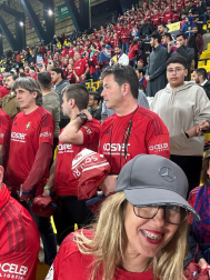 Fotos de los aficionados de Osasuna en la Supercopa de España en Riad. /