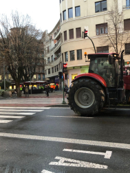 Varios agricultores se reúnen para desayunar en las inmediaciones de Conde Oliveto